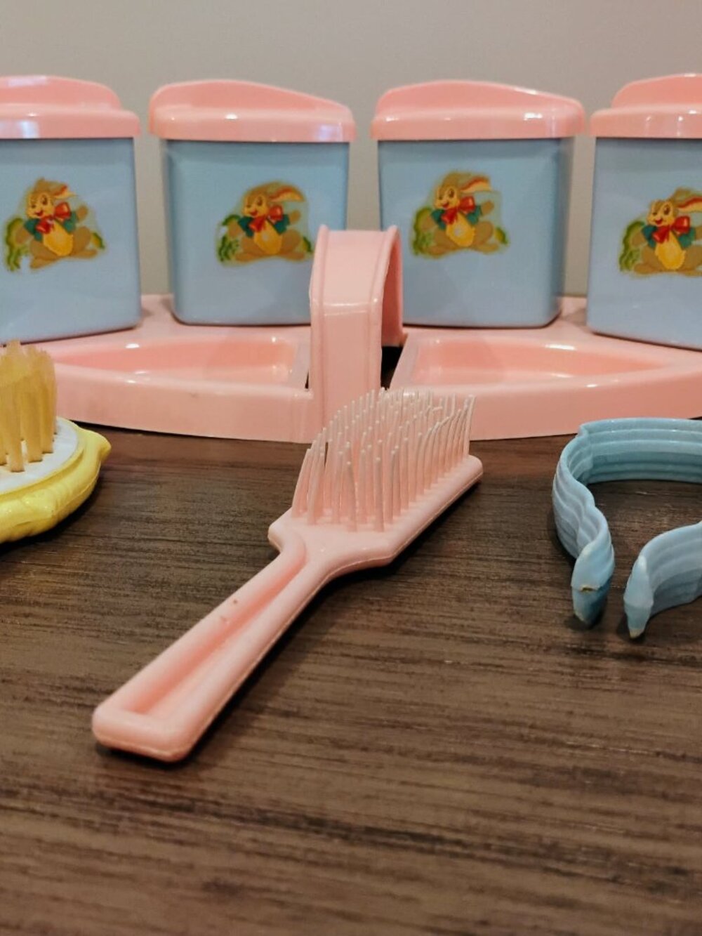 Vtg 70s Pink & Blue Doll Vanity Caddy - 12pc Set - Rare Bunny Sticker Motif - Picture 9 of 12